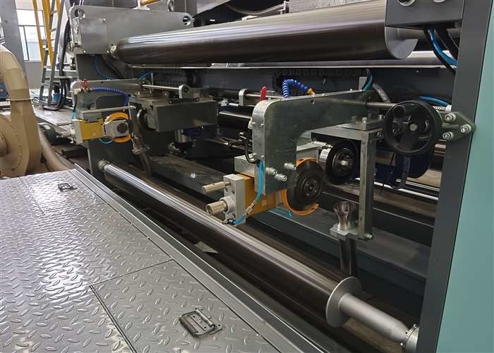 Ικανότητα 200 - 400 kg/hr Μηχανή στρώσης επικαλύψεων με εκτόξευση Μαξ. Ταχύτητα επικάλυψης 200 M/min
