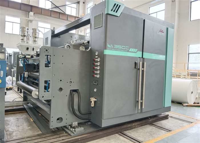 Ικανότητα 200 - 400 kg/hr Μηχανή στρώσης επικαλύψεων με εκτόξευση Μαξ. Ταχύτητα επικάλυψης 200 M/min
