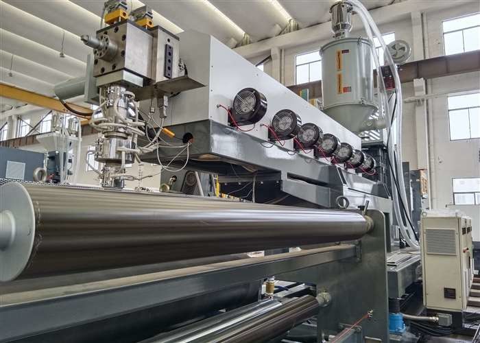 Ικανότητα 200 - 400 kg/hr Μηχανή στρώσης επικαλύψεων με εκτόξευση Μαξ. Ταχύτητα επικάλυψης 200 M/min